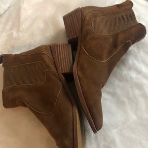 GAP women’s cowboy suede boots ..